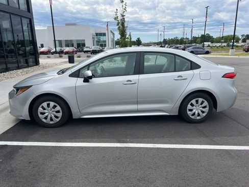 Used 2022 Toyota Corolla L FWD image 3