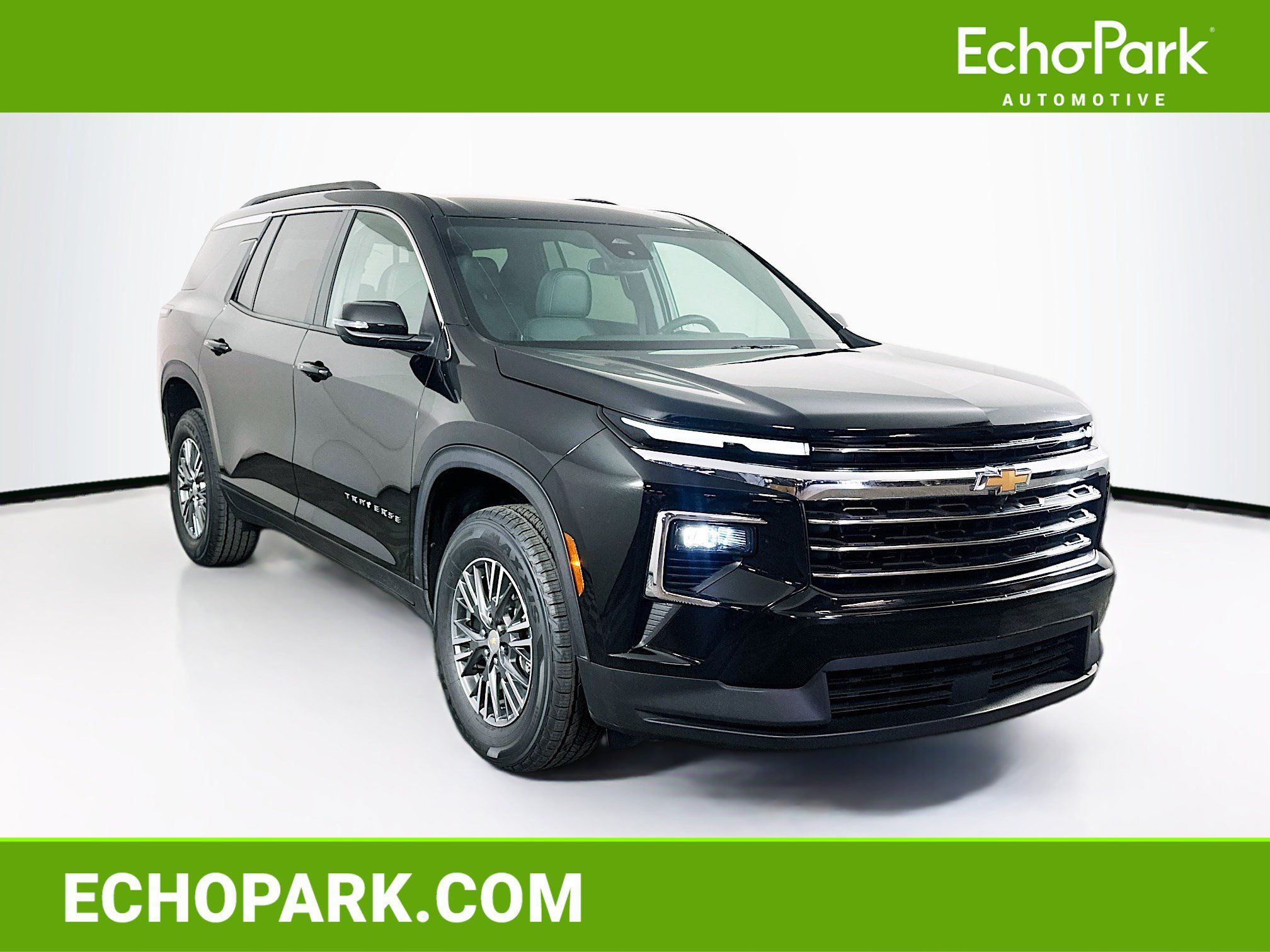 Used 2025 Chevrolet Traverse LT AWD/4WD image 1