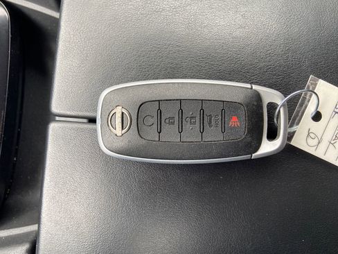 Used 2024 Nissan Rogue SL image 33