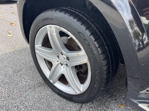 Used 2011 Mercedes-Benz GL 550 4MATIC image 50