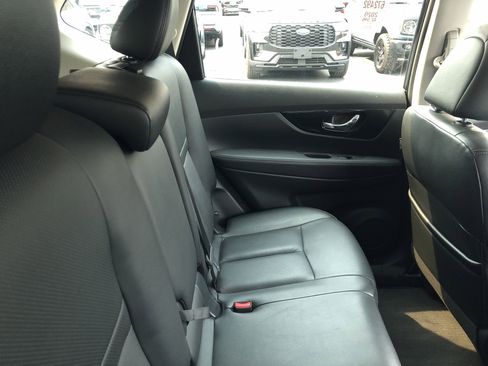 Used 2020 Nissan Rogue SL w/ Premium Package image 13