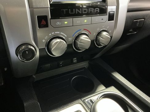 Used 2018 Toyota Tundra SR5 AWD/4WD image 21