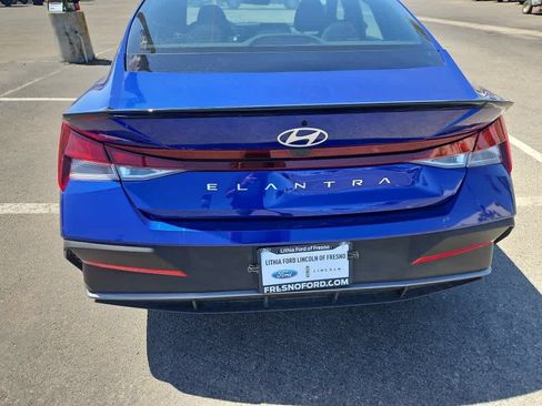 Used 2025 Hyundai Elantra Sport FWD image 8