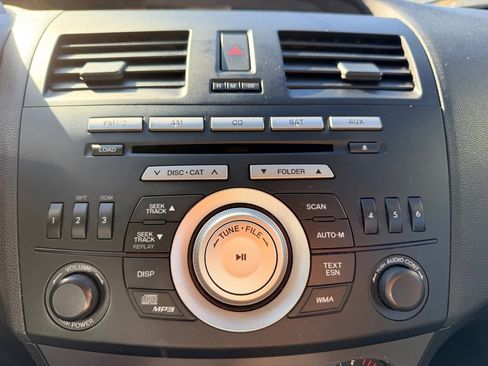 Used 2010 MAZDA MAZDA3 i Touring image 15