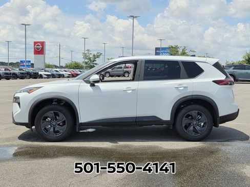 Used 2026 Nissan Rogue SV FWD image 2