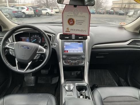 Used 2017 Ford Fusion SE w/ Equipment Group 201A image 11