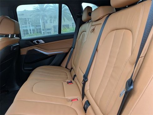 Used 2022 BMW X5 xDrive45e image 16