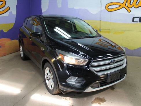 Used 2017 Ford Escape SE AWD/4WD image 2