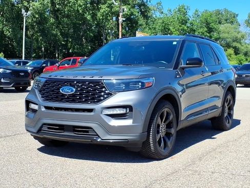Certified 2022 Ford Explorer ST-Line AWD/4WD image 3