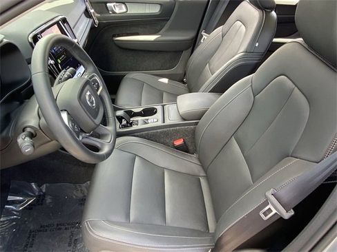 New 2025 Volvo XC40 B5 Core w/ Protection Package Premier image 20