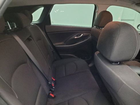Used 2019 Hyundai Elantra GT FWD image 19