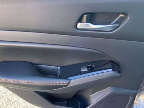 Used 2024 Nissan Altima 2.5 SR image 13