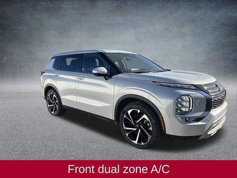 Used 2024 Mitsubishi Outlander SE Black Edition image 9