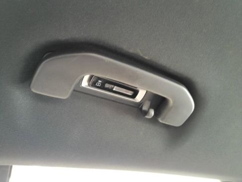 Used 2023 Mercedes-Benz GLC 300 4MATIC w/ Exclusive Trim Package image 33