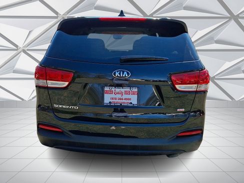 Used 2018 Kia Sorento LX image 9