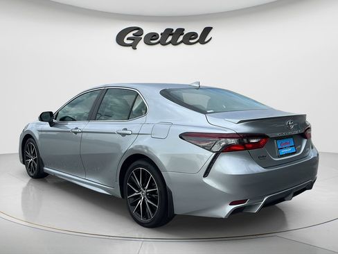 Used 2024 Toyota Camry SE w/ Cold Weather Package FWD image 7
