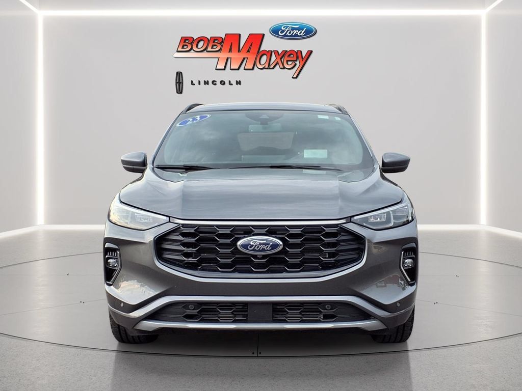 Used 2023 Ford Escape ST-Line Elite w/ Premium Technology Package AWD/4WD image 2