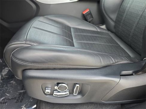 Used 2018 Land Rover Range Rover Sport HSE Dynamic image 32