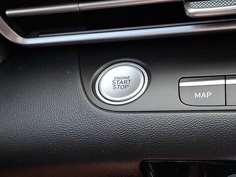 Certified 2023 Hyundai Elantra Limited FWD image 24