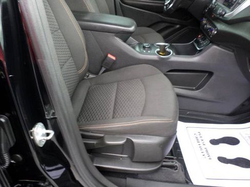 Used 2020 GMC Terrain SLE w/ Driver Convenience Package AWD/4WD image 2
