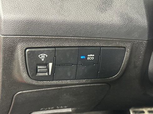 Used 2015 Hyundai Veloster RE:FLEX Edition image 19