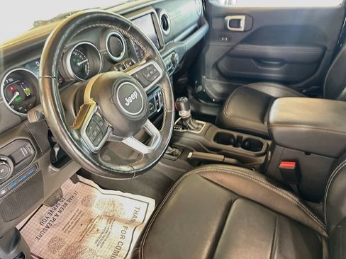 Used 2023 Jeep Wrangler Unlimited Sahara w/ Cold Weather Group AWD/4WD image 25