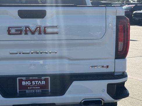 Used 2024 GMC Sierra 1500 AT4 w/ Technology Package image 10