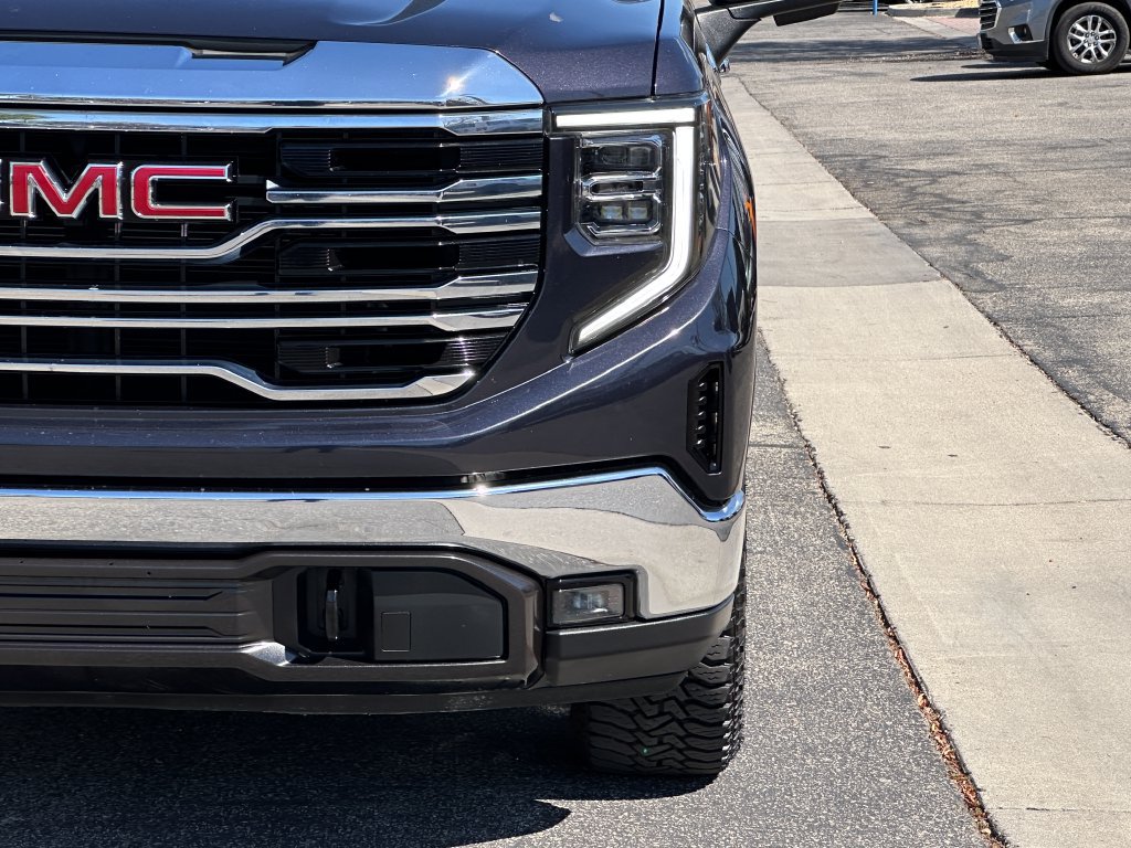 Used 2023 GMC Sierra 1500 SLT w/ SLT Premium Package AWD/4WD image 13