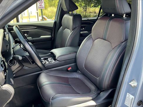 Used 2025 Honda Pilot Black Edition image 44