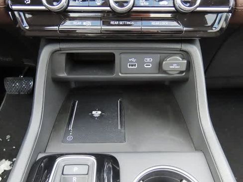 Certified 2025 Honda Pilot Elite image 26