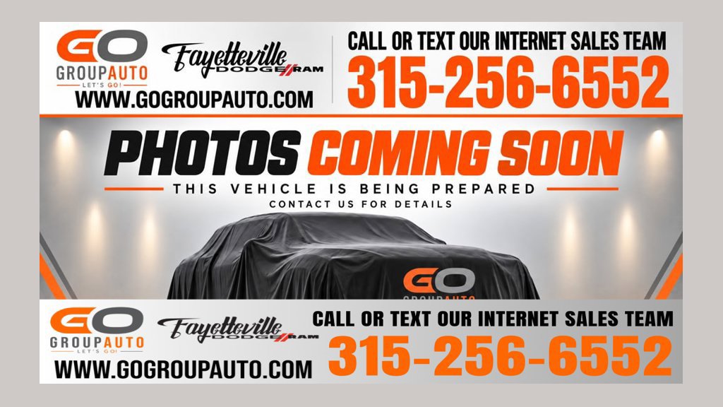 Used 2025 Chrysler Pacifica Select FWD image 1