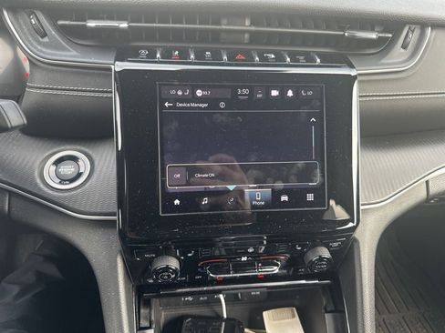 Used 2023 Jeep Grand Cherokee L Laredo image 12