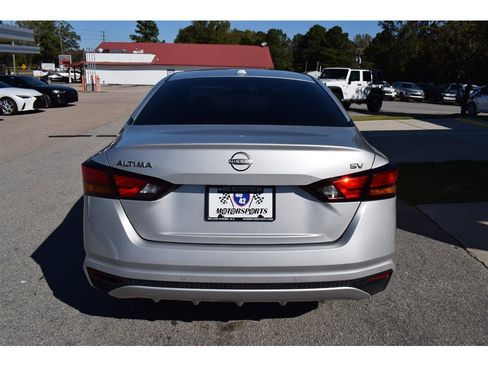 Used 2023 Nissan Altima 2.5 SV image 4