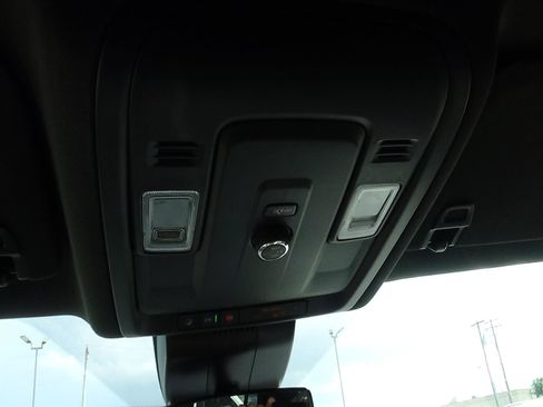 Used 2025 Chevrolet Tahoe LT AWD/4WD image 25