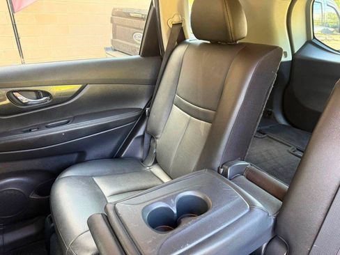 Used 2016 Nissan Rogue SL FWD image 19