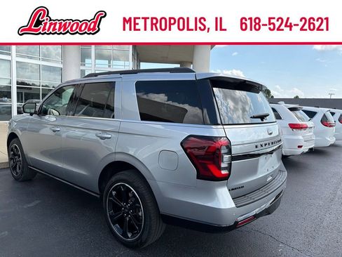 Used 2024 Ford Expedition Limited AWD/4WD image 5