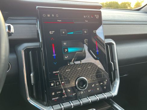 Used 2024 GMC Acadia Denali w/ Super Cruise Package image 25