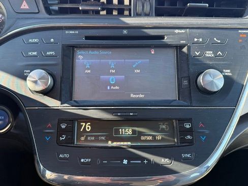 Used 2016 Toyota Avalon XLE Premium image 4