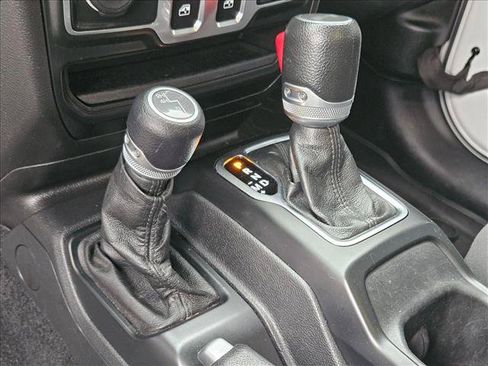 Used 2023 Jeep Wrangler Sport AWD/4WD image 17