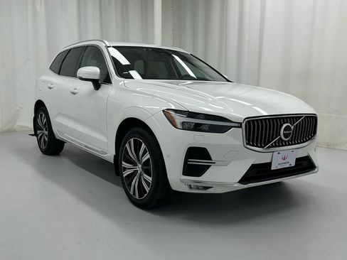 Used 2023 Volvo XC60 B5 Plus image 2