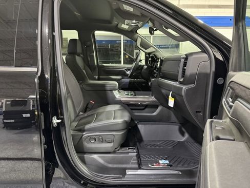 Used 2025 Chevrolet Silverado 2500 LTZ w/ LTZ Premium Package image 17