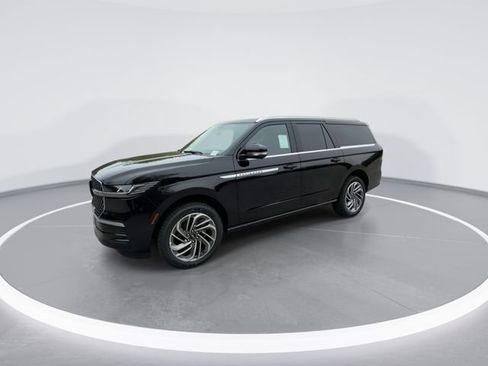 New 2026 Lincoln Navigator L Reserve AWD/4WD image 4