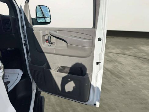 Used 2014 Chevrolet Express 3500 LT w/ LT Preferred Equipment Group RWD image 28