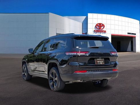 Used 2025 Jeep Grand Cherokee L Limited w/ Black Appearance Package AWD/4WD image 13