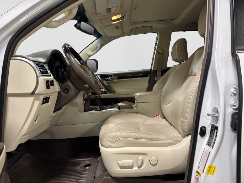 Used 2019 Lexus GX 460 Premium w/ Premium Package AWD/4WD image 10