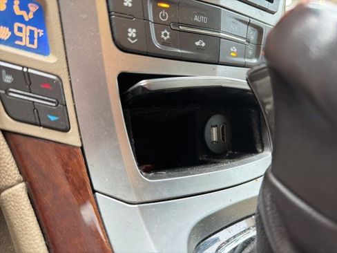 Used 2011 Cadillac CTS Luxury image 29