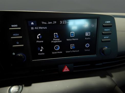 Used 2025 Hyundai Elantra SE image 17