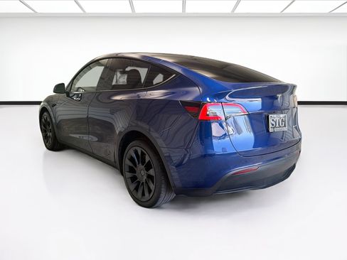 Used 2022 Tesla Model Y Long Range AWD/4WD image 6
