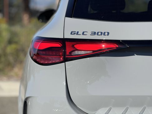 New 2026 Mercedes-Benz GLC 300 4MATIC image 11
