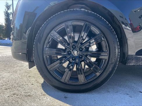 Used 2023 Land Rover Range Rover Long Wheelbase SE image 5